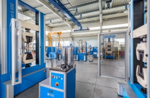 Moderne Prüftechnik für die Industrie: die Universalprüfmaschine