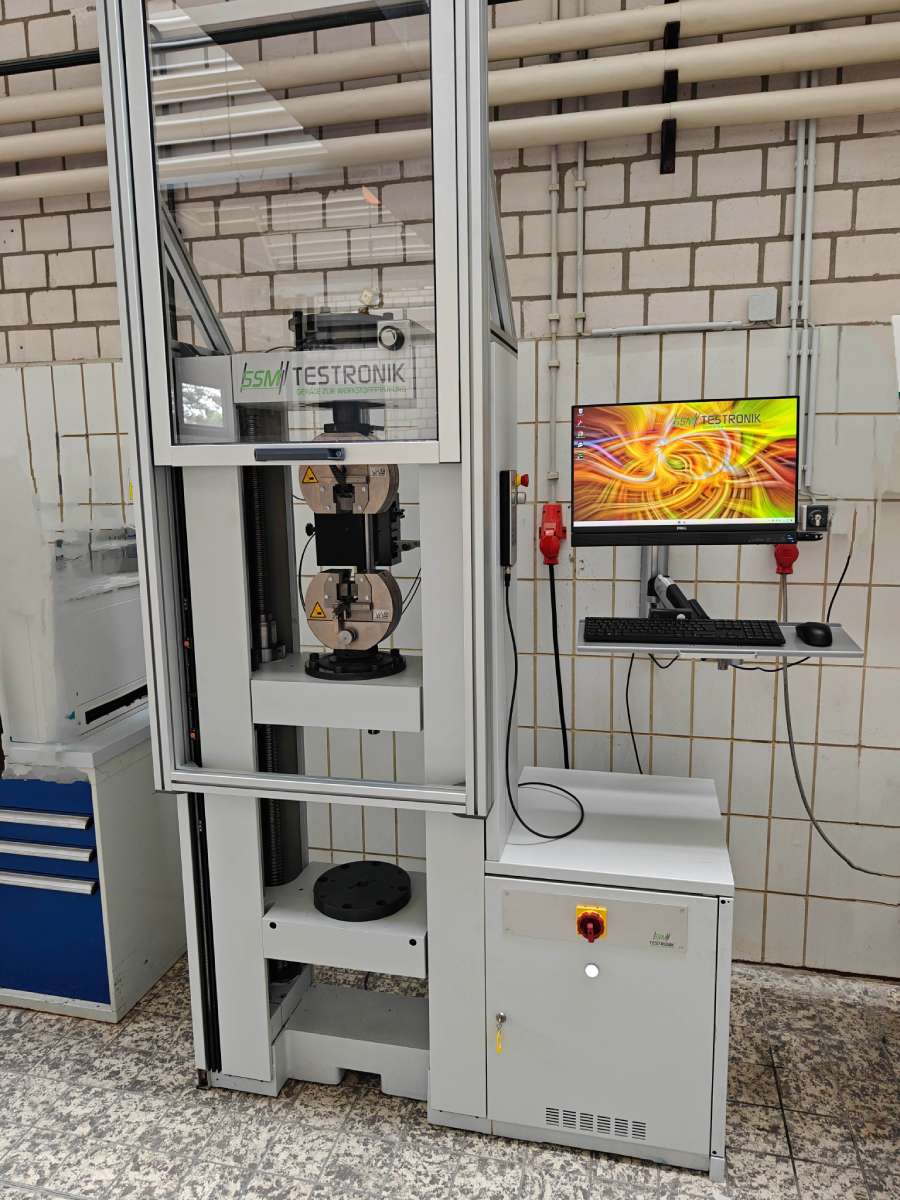 Modernisierung einer elektromechanischen Zugprüfmaschine (Berufsschule)